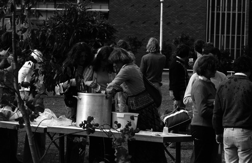 Commem Week. n2b_39_04