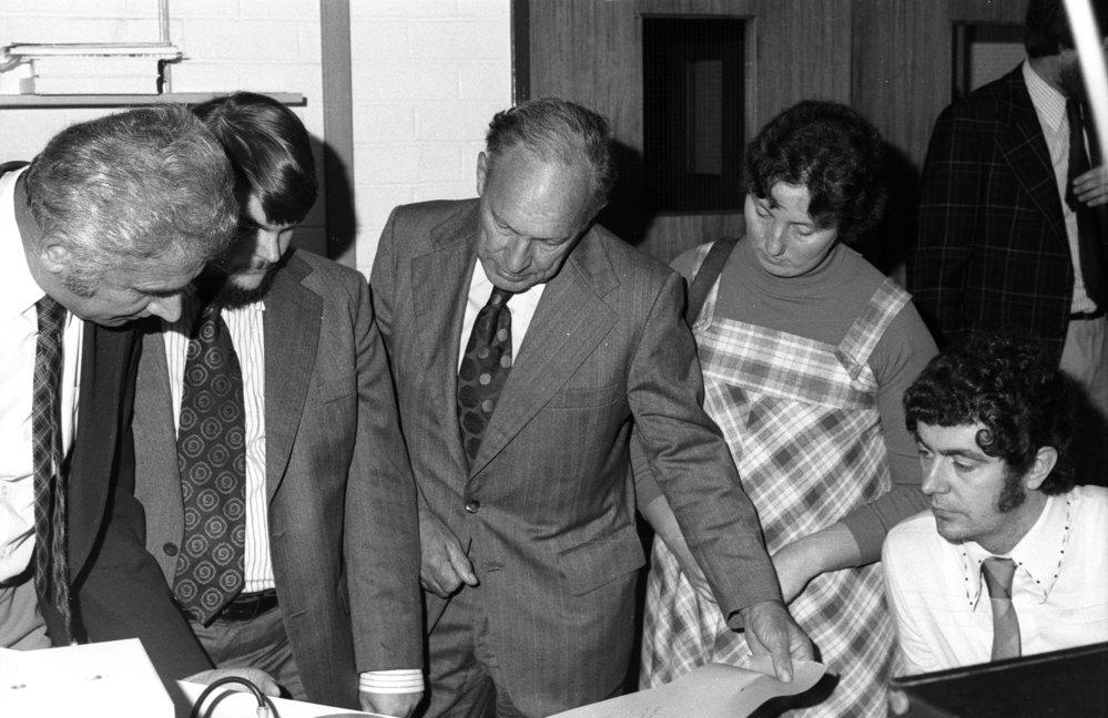 Ampol visit. n2b_17_13