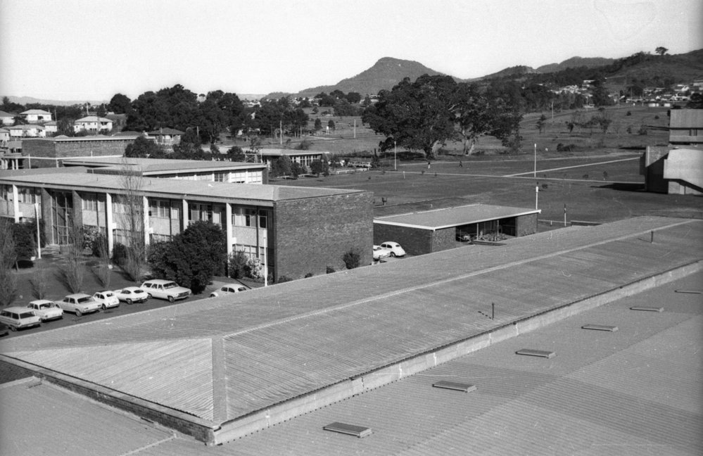 Campus scene. n2b_55_19