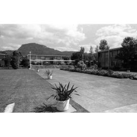 Campus scenes.  n2a_06_02