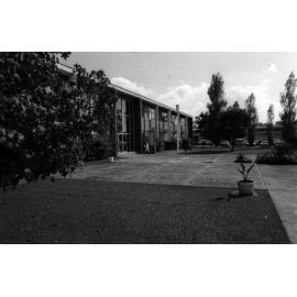Campus scenes.  n2a_06_21