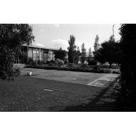 Campus scenes.  n2a_06_19