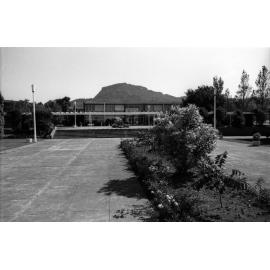 Campus scenes.  n2a_05_09