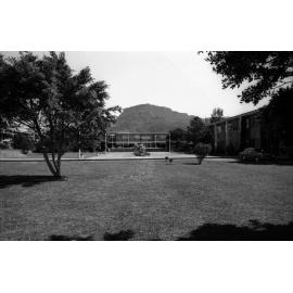 Campus scenes.  n2a_05_08