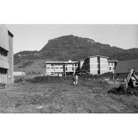 Campus scenes.  n2a_01_03