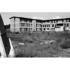 Campus scenes.  n2a_01_01