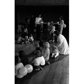 Children's picnic. n2b_47_01