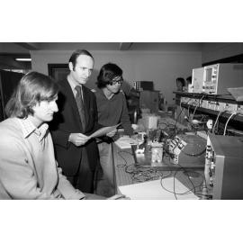 Dr Kontoleon and students n2b_41_07