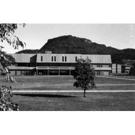 Campus scenes. n2b_27_18
