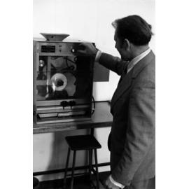 Electrostatic separator. n2b_19_13