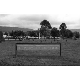 Campus scenes. n2b_01_17