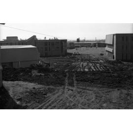 Campus scenes. n2b_01_09