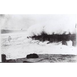 Wollongong breakwater