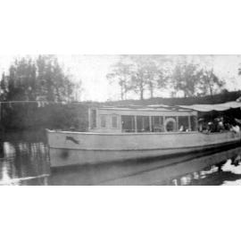 Coming up the creek : Bomaderry