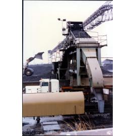 ICC coke at Port Kembla, Loading the "Larkfield"  3